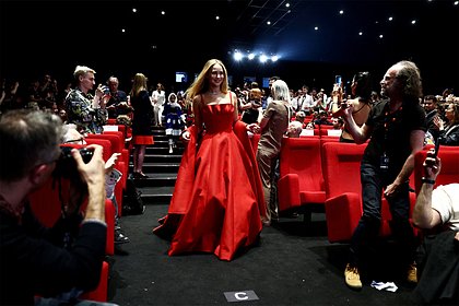Picture: Дженнифер Лоуренс отреагировала на критику ее сланцев на Каннском кинофестивале