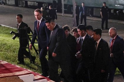 Picture: Ким Чен Ына встретили в России красной ковровой дорожкой
