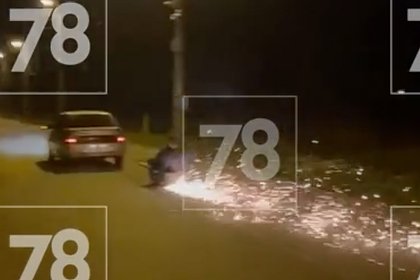 Picture: Россиянин промчался по дороге на высокой скорости в ванне и попал на видео