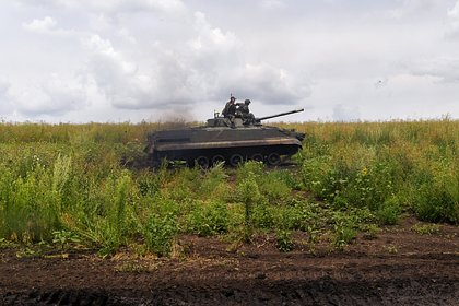 Picture: Российский танк заставил отступить колонну техники ВСУ