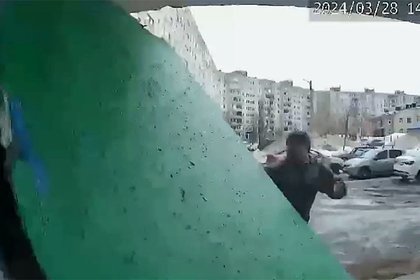 Picture: В российском городе обрушилась бетонная стена подъезда