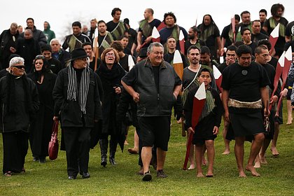 Picture: Король маори потребовал приравнять китов к людям