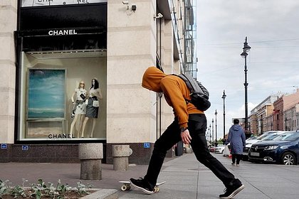 Picture: Chanel начал вести переговоры о завершении работы в России