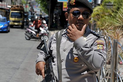 Picture: Пьяный турист избил индонезийца возле клуба на Бали и был заперт в супермаркете