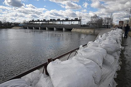 Picture: Уровень воды в затапливающей российский регион реке побил 30-летний рекорд
