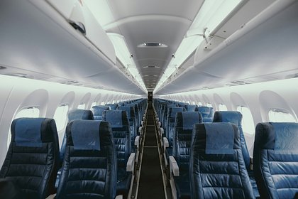 Picture: Самолет с пассажирами на борту экстренно сменил курс из-за дыма в салоне