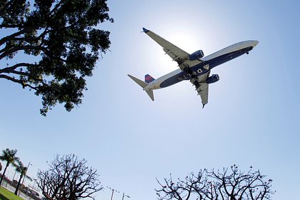 Picture: Пассажирку американской авиакомпании нашли бездыханной на рейсе в Африку