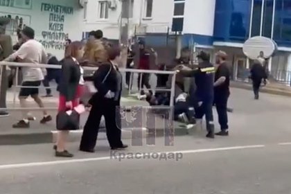 Picture: Мигранты устроили массовую драку на улице российского города и попали на видео