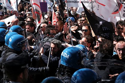 Picture: Жители города Европы устроили стычки с полицией из-за борьбы с наплывом туристов