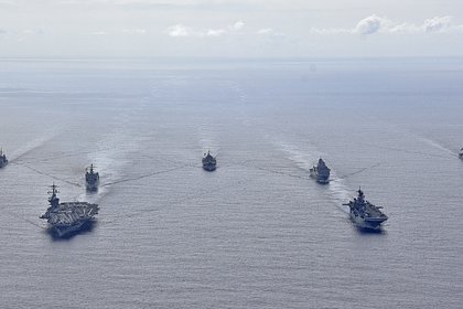 Picture: В США предрекли войну в Азии из-за ржавого корабля