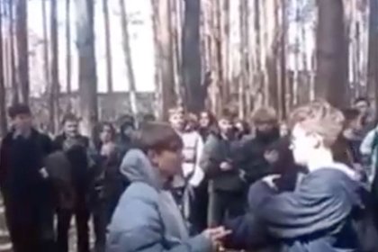 Picture: В России школьники вышли на «стрелку» перед толпой сверстников и попали на видео