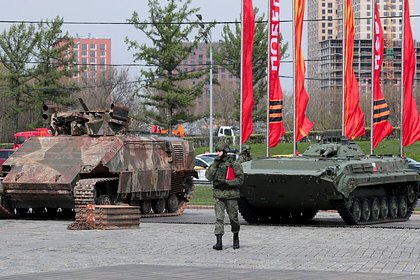 Picture: Трофейные танки Leopard доставили на выставку в Москве