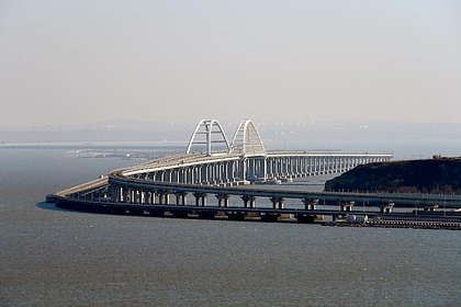 Picture: Очередь к Крымскому мосту выросла почти до 700 авто