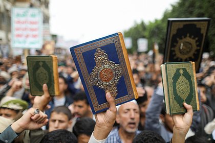 Picture: В Швеции провели акцию с сожжением Корана