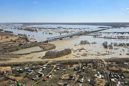 Picture: В российском регионе из-за паводков образовалась пробка на десятки километров