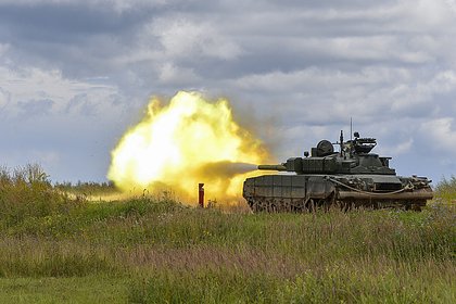 Picture: Российские танкисты устроили ВСУ «огневую карусель»