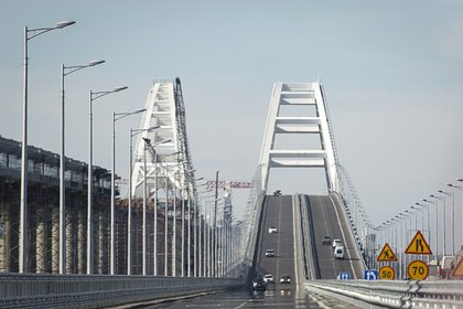 Picture: Движение транспорта по Крымскому мосту временно перекрыли