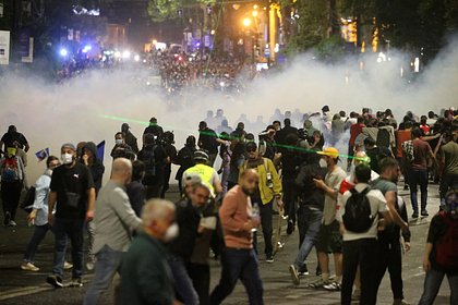 Picture: Протестующие в Грузии перекрыли дорогу в центре столицы