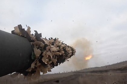 Picture: Российский танк уничтожил замаскированные укрепления ВСУ