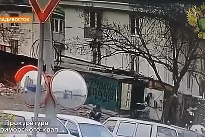 Picture: В российском городе газовый баллон полетел и попал на видео