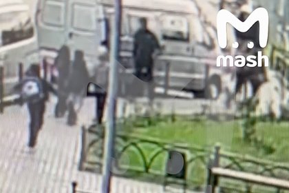 Picture: В Подмосковье прохожий ударил в лицо девятилетнюю школьницу и попал на видео