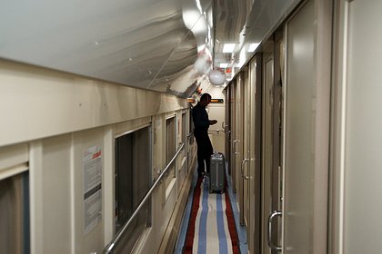 Picture: Желавший полюбоваться закатом пассажир поезда устроил поножовщину