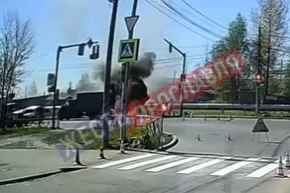 Picture: В российском регионе во время дорожных работ загорелся человек