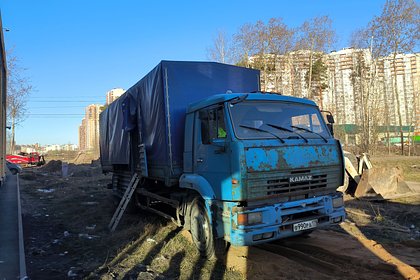 Picture: Россиянина придавило насмерть собственным грузовиком
