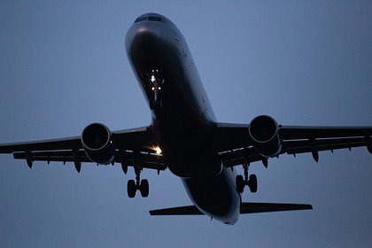 Picture: Пассажирский самолет подал сигнал тревоги и повернул на Москву