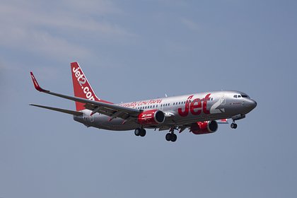 Picture: Пассажир самолета напился по пути на курорт Испании и домогался стюардессы