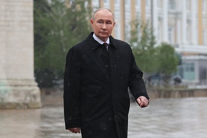 Picture: Путин поздравил участников парада с Днем Победы