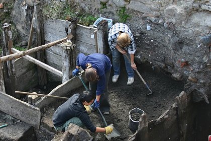 Picture: Обнаружен таинственный храм с монолитом и замурованной внутри девушкой