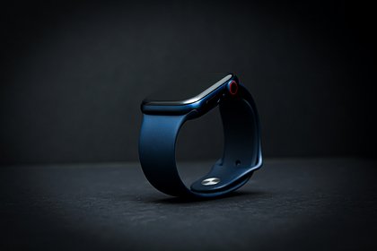 Picture: Россиянку оштрафовали за «забытые» в трусах часы Apple Watch