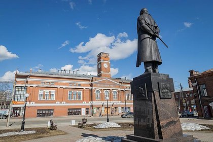 Picture: Власти российского города показали кандидата в мэры с квадратом вместо лица