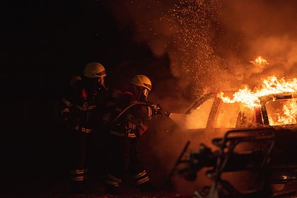 Picture: В центре украинского города взорвался автомобиль