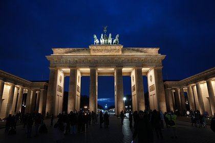 Picture: Украинцам в Германии посоветовали искать работу после отмены пособий