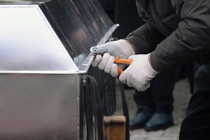 Picture: Мать участника СВО потребовала вскрыть цинковый гроб из-за одной нестыковки