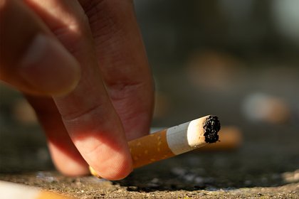 picture: Любитель пошвырять окурки на чужой балкон жестоко поплатился за свою безалаберность