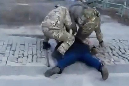 picture: Криминальный авторитет под спецназом попал на видео