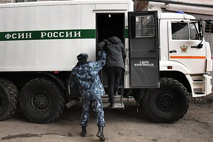 picture: Находящийся в бегах россиянин спрятался от спецназа в шкафу своего дома