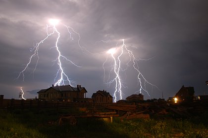 picture: Шаровые молнии попали в два дома в России
