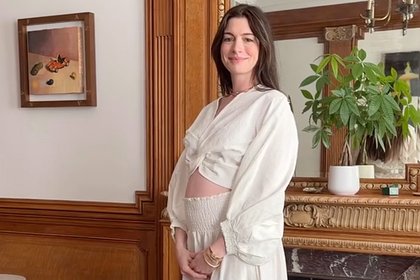 picture: 43-летняя Энн Хэтэуэй объявила о беременности