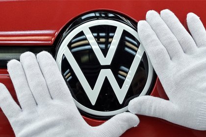 picture: Покинувший Россию автоконцерн начал распродажу активов