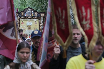 picture: Тысячи россиян вышли на улицы ради царя