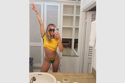 picture: 44-летняя экс-участница Pussycat Dolls удивила фанатов фигурой на фото без штанов