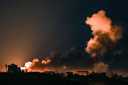 picture: Под Киевом после атаки загорелись склады