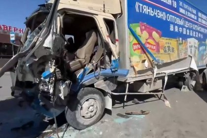 picture: В Приморье водитель фуры преградил путь грузовику с отказавшими тормозами и стал героем