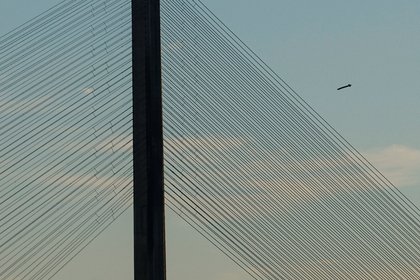 Picture: Россия вновь ударила по мосту в Киеве
