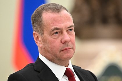 Picture: Медведев порассуждал о возможных последствиях блокировки спутниковой группы «Рассвет»
