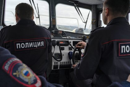 Picture: На Сахалине нашли унесенное потоком воды с пирса тело мальчика